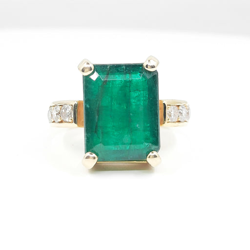 Emerald 10.50ct tw and Diamond 0.88ct tw Women's Ring 14kt Gold