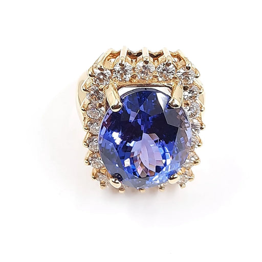 Tanzanite 18.20ct tw Ring with  2.50ct Diamonds in 14kt Gold