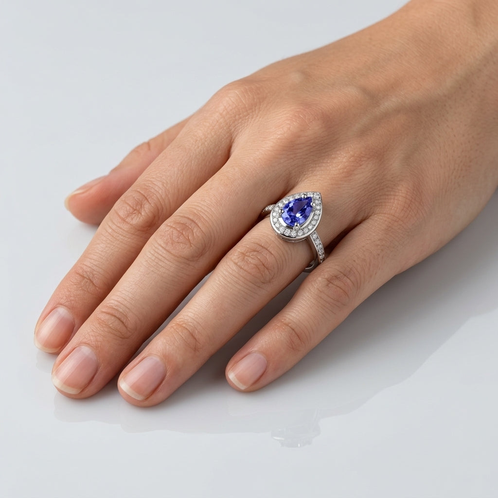 Tanzanite 0.90ct tw Ring with 0.50ct tw diamonds in 14kt Gold