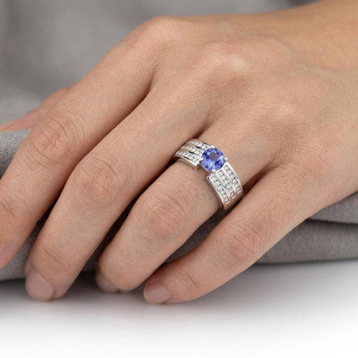 Tanzanite 0.80 ct tw Ring with 0.60 ct tw Diamonds in 14kt Gold