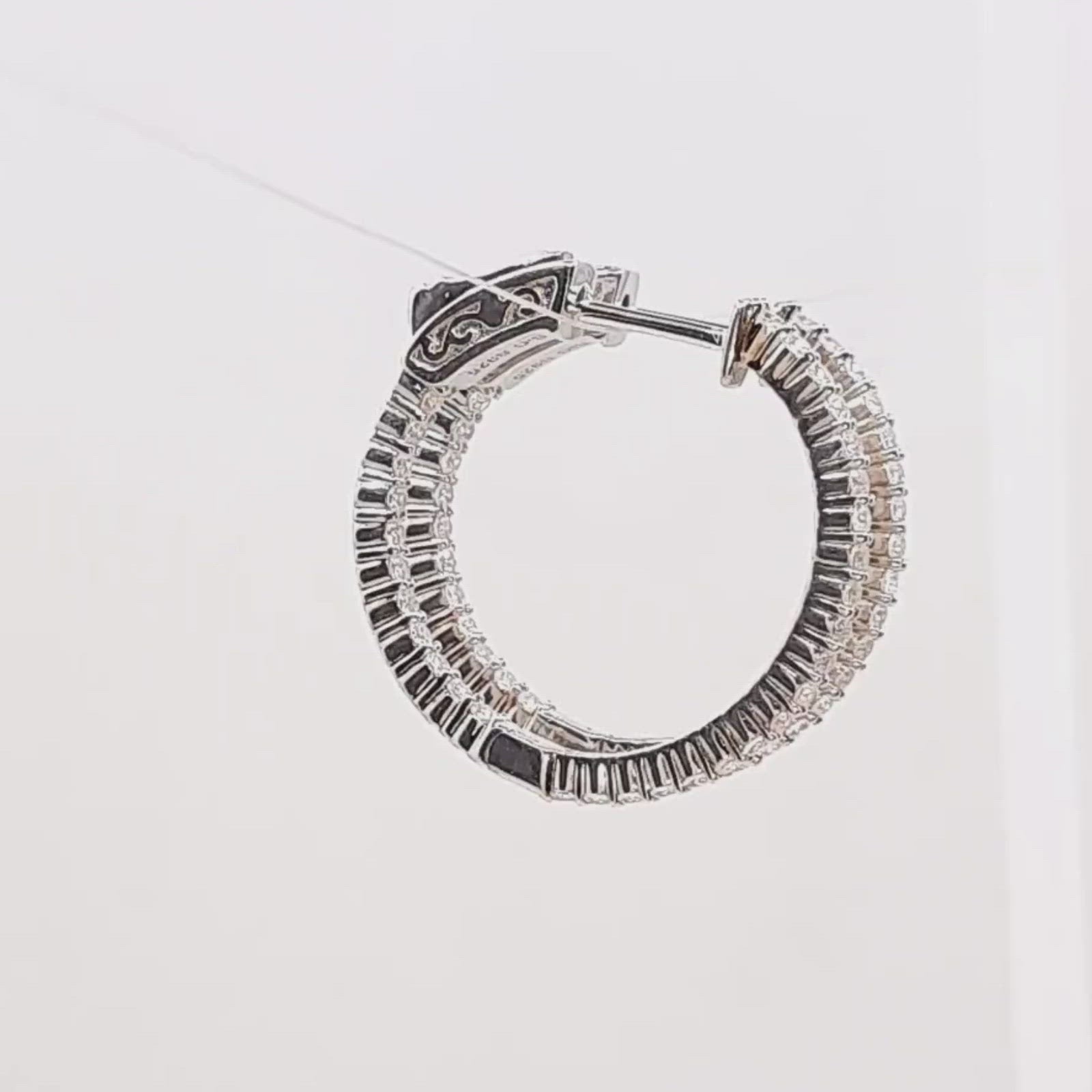 Petite Round Diamond Hoop Earring set in 14k Gold(0.75ct TW)