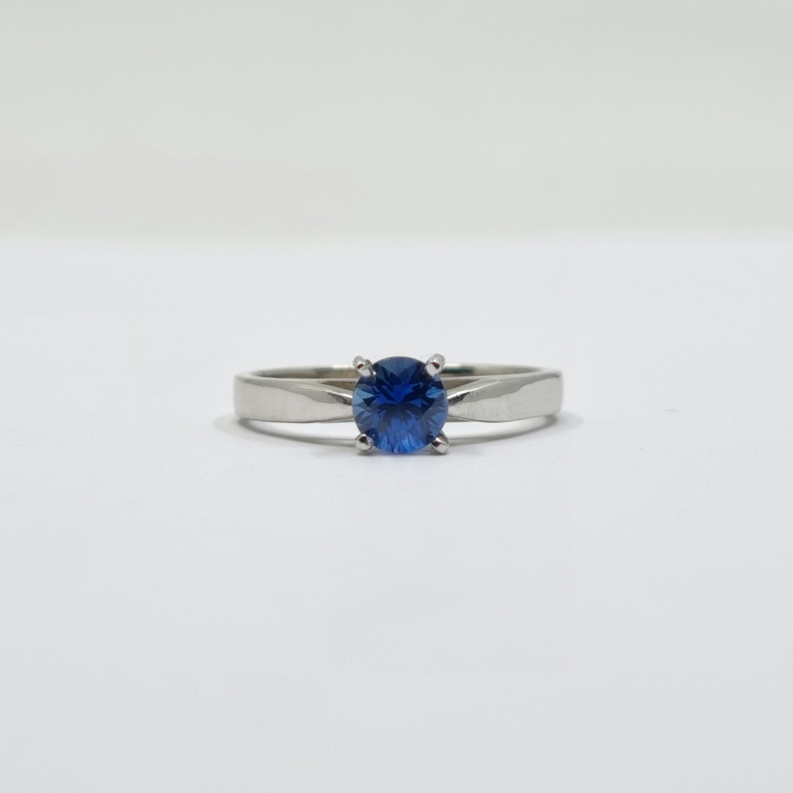 Sapphire 0.80ct tw Women's Ring 14kt Gold