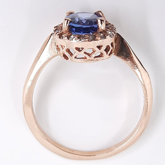 Tanzanite 1.50 ct tw Ring with 0.25 Diamonds in 14kt Gold