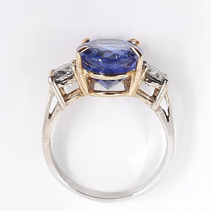Tanzanite 6.03ct tw Ring with 1.00 Diamonds in 14kt Gold
