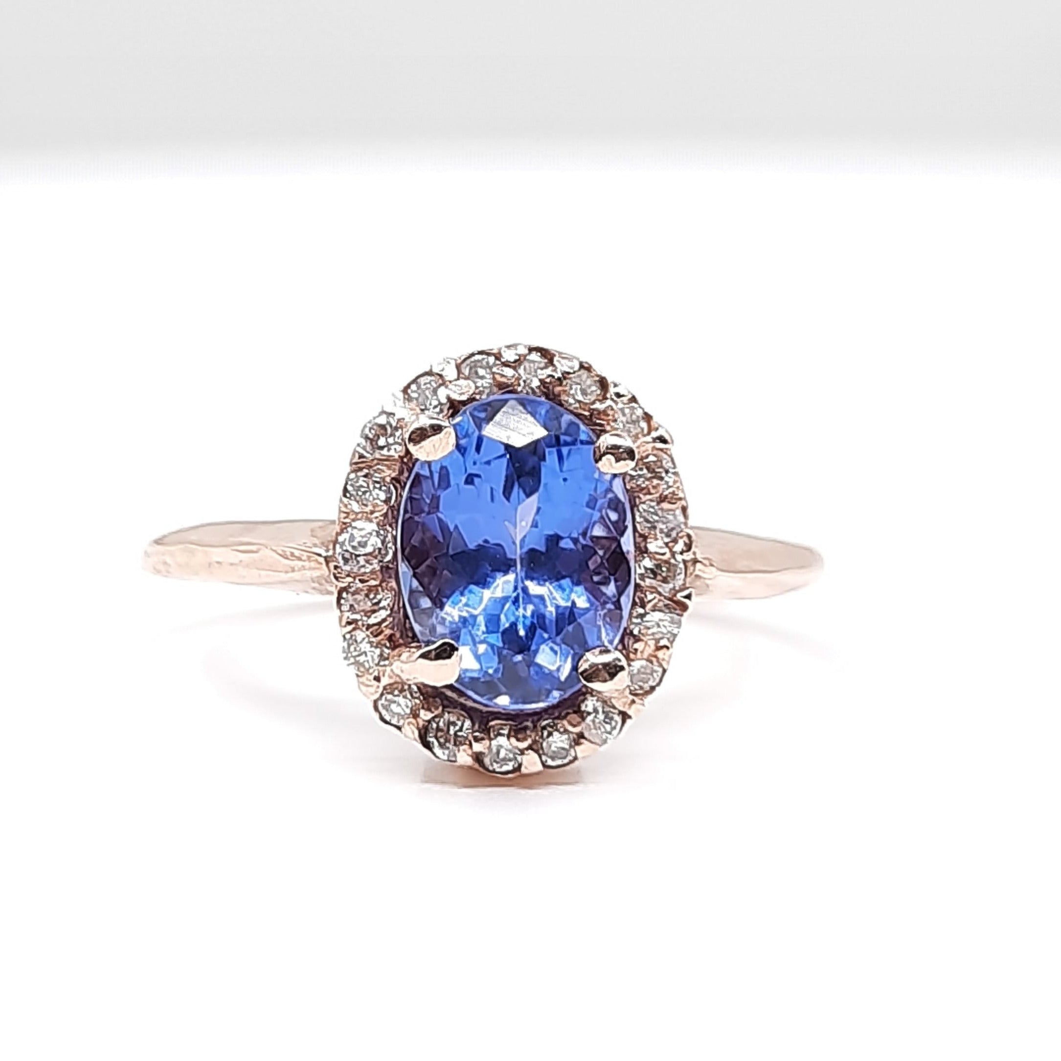 Tanzanite 1.50 ct tw Ring with 0.25 Diamonds in 14kt Gold