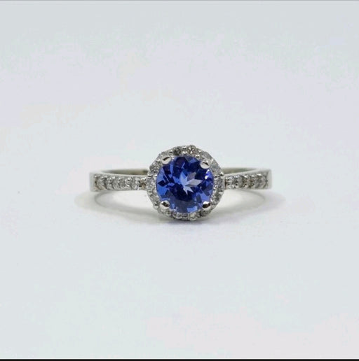 Tanzanite 1.00ct tw Ring with 0.25ct tw diamonds in 14kt Gold
