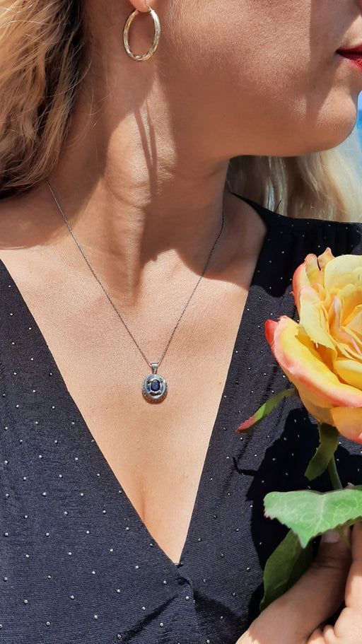 Sapphire 0.70 cttw Pendant with Diamonds 0.20 cttw in 14kt Gold