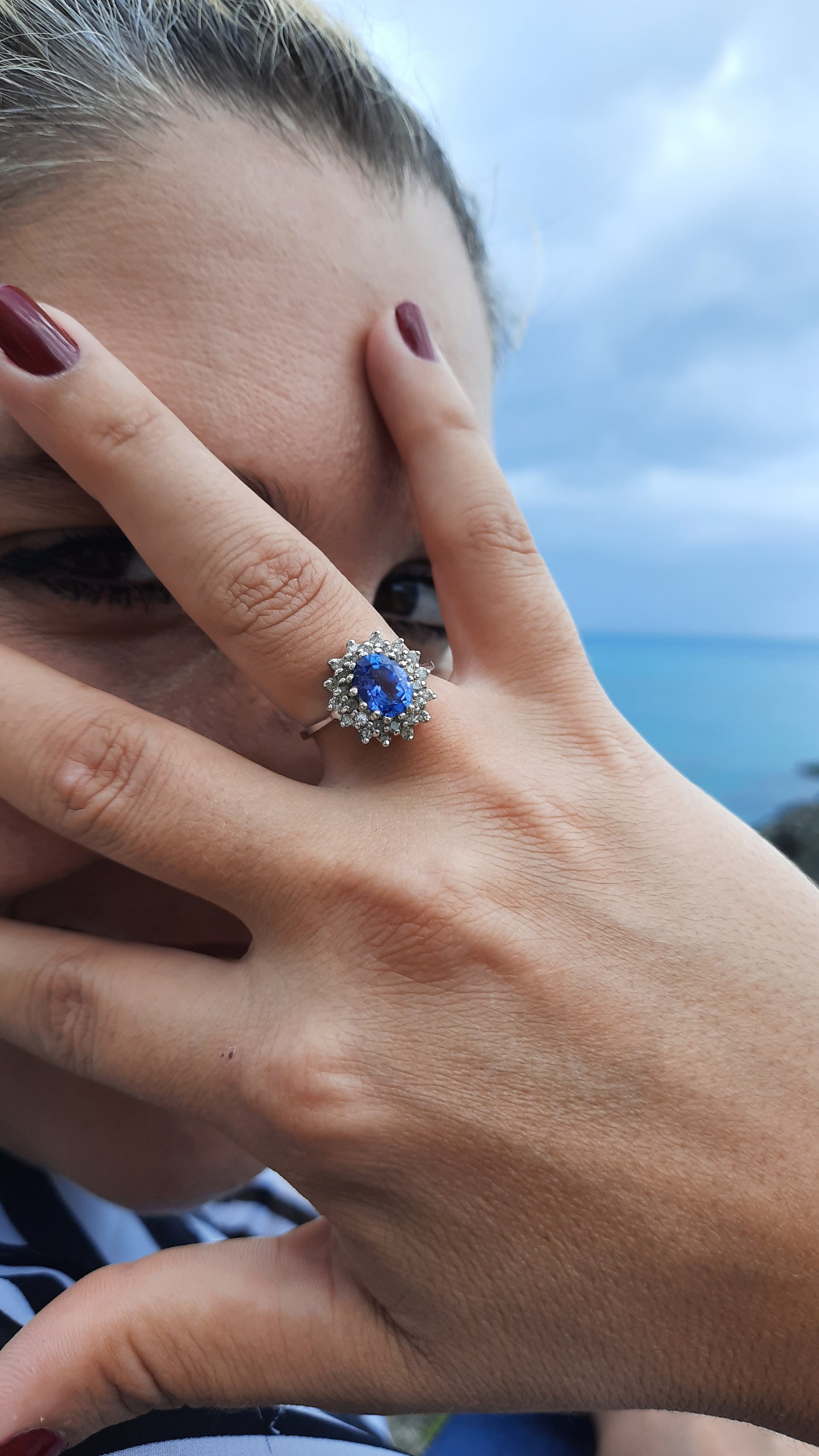 Tanzanite 1.35ct tw Ring with 0.11ct tw diamonds in 14kt Gold