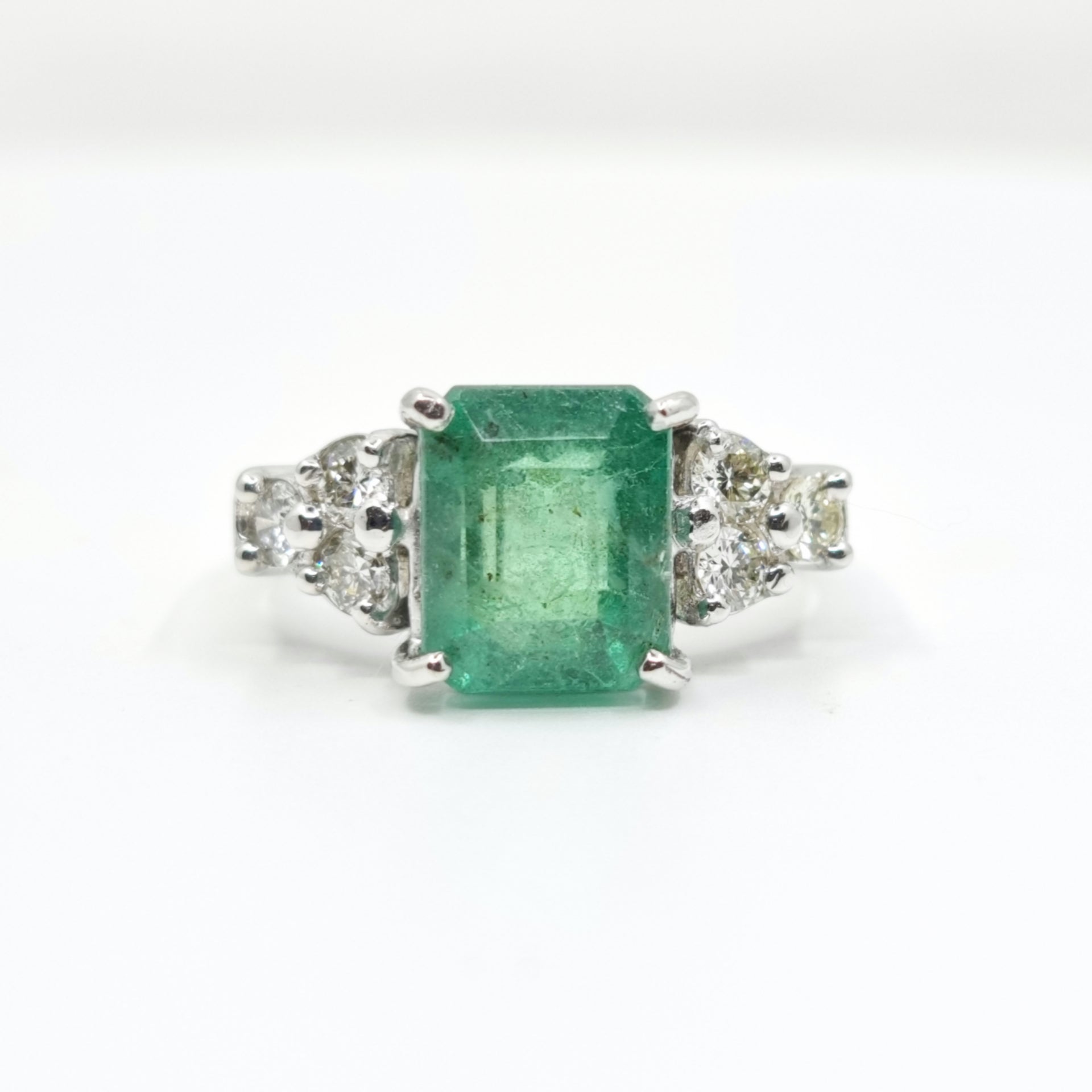 Emerald 3.87ct tw and Diamond 0.60ct tw Women's Ring 14kt Gold