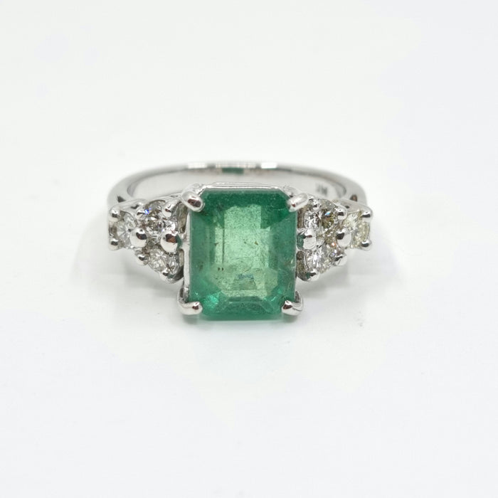 Emerald 3.87ct tw and Diamond 0.60ct tw Women's Ring 14kt Gold