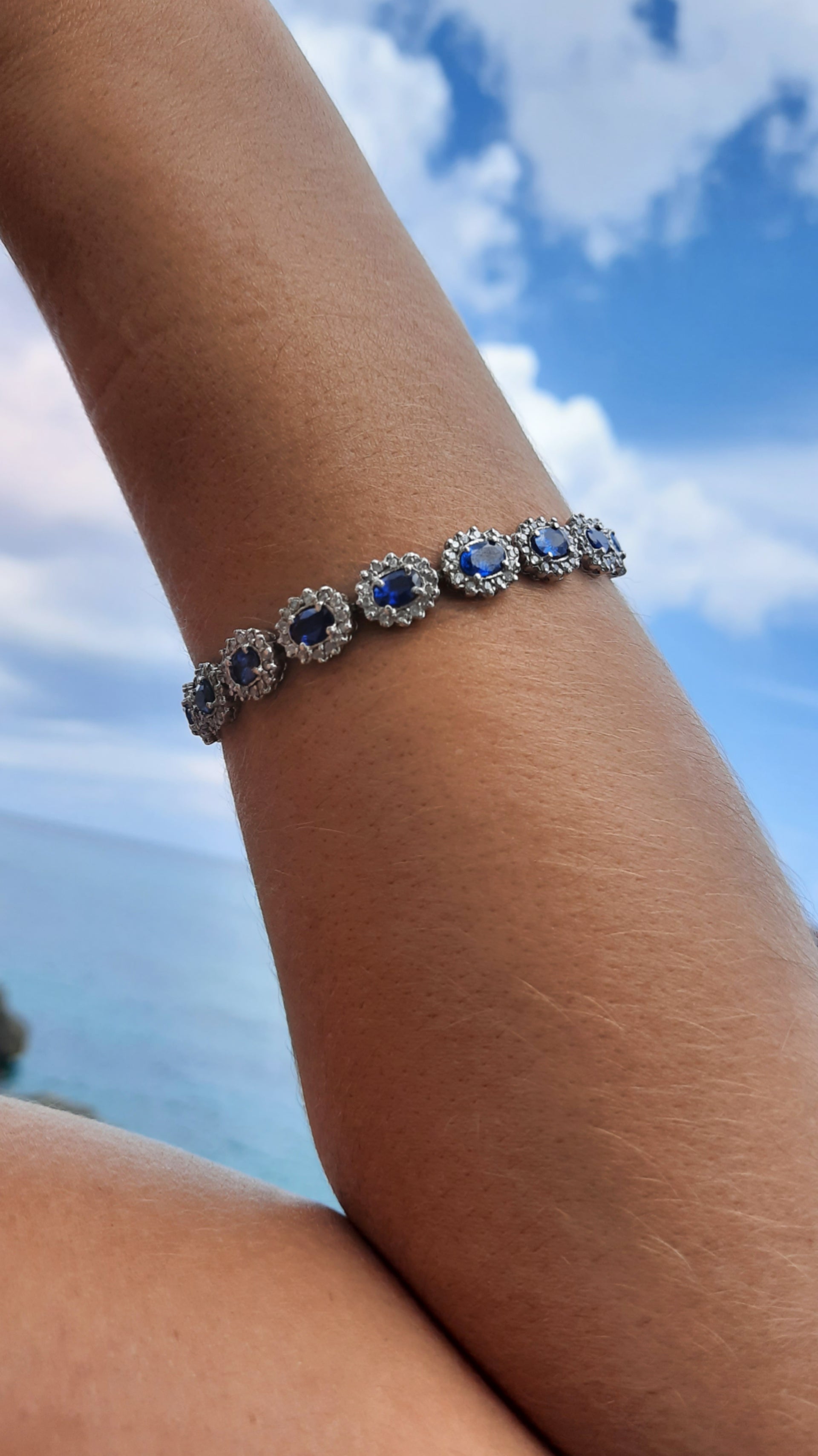 Sapphire 10.06 ct tw & Diamond 3.10 ct tw Bracelet in 14kt Gold