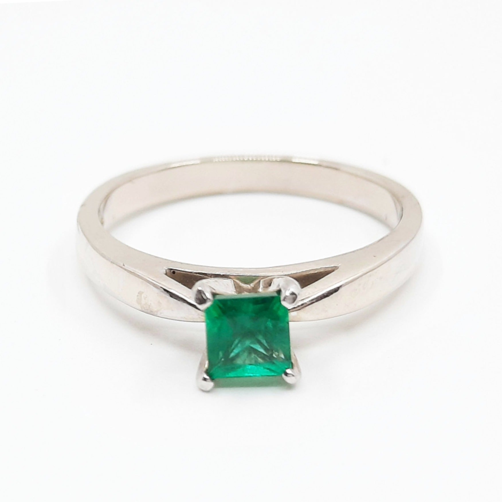Solitaire Emerald 0.40 ct tw Women's Ring 14kt Gold