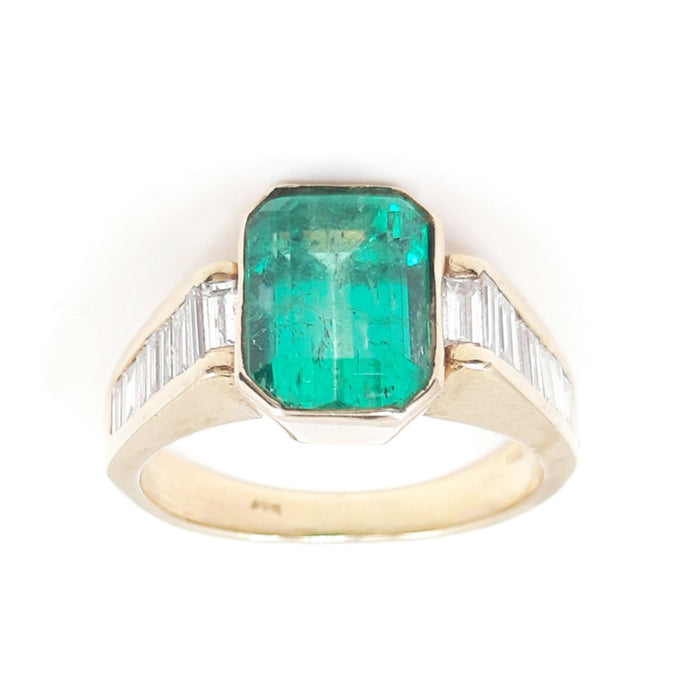 Emerald 4.50ct tw and Diamond 0.90ct tw Women's Ring 14kt Gold