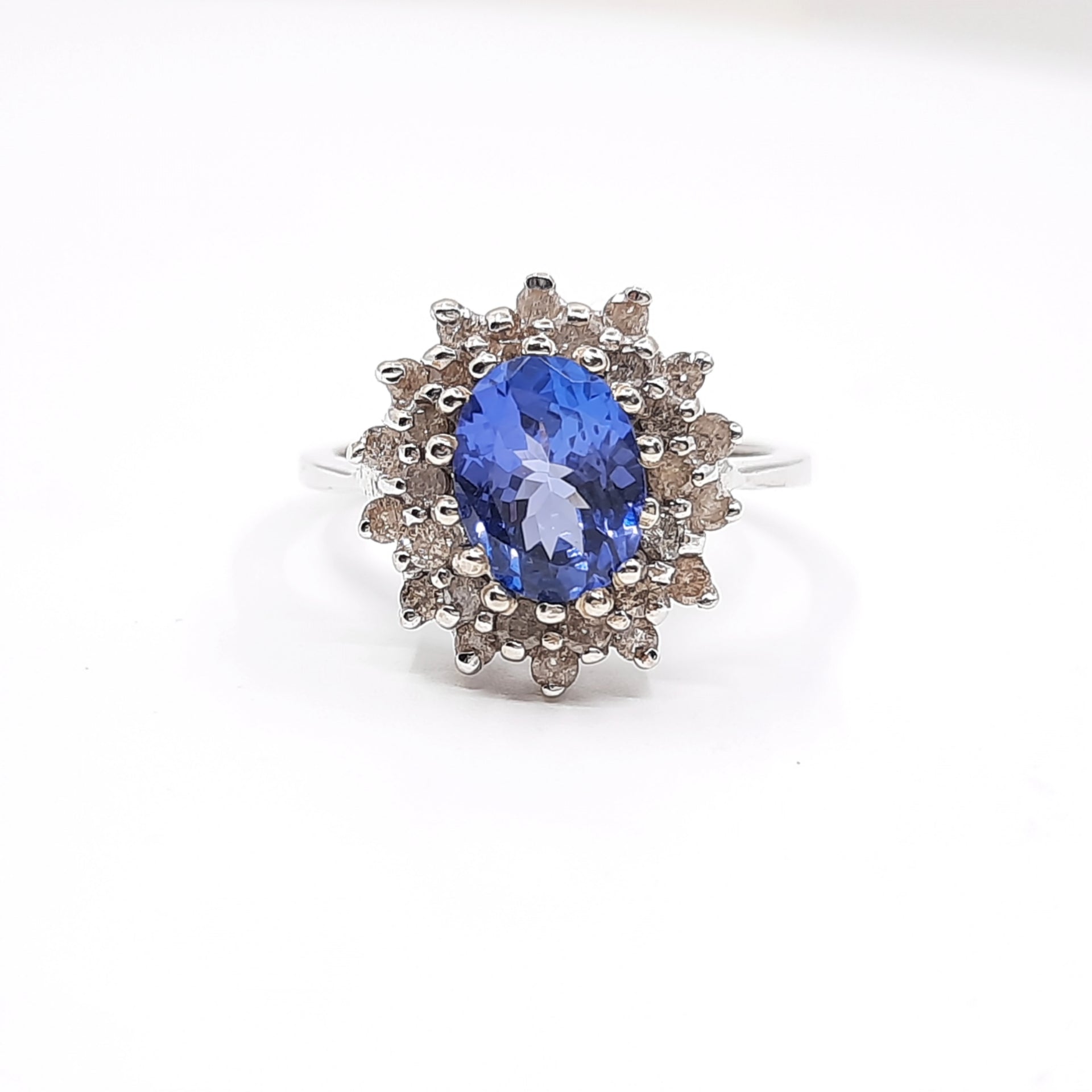 Tanzanite 1.35ct tw Ring with 0.11ct tw diamonds in 14kt Gold