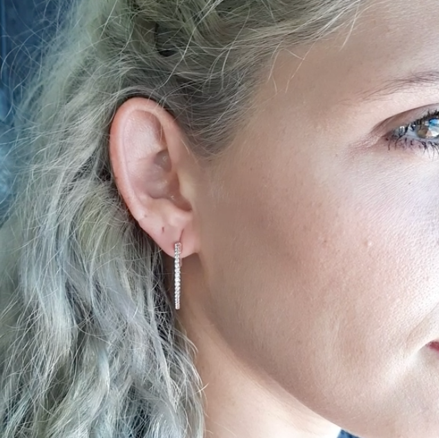 Petite Round Diamond Hoop Earring set in 14k Gold(0.75ct TW)