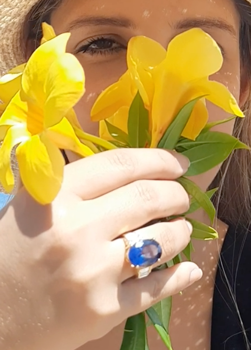 Tanzanite 7.01ct tw Ring with 0.70 Diamonds in 14kt Gold