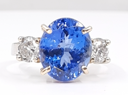 Tanzanite 6.03ct tw Ring with 1.00 Diamonds in 14kt Gold