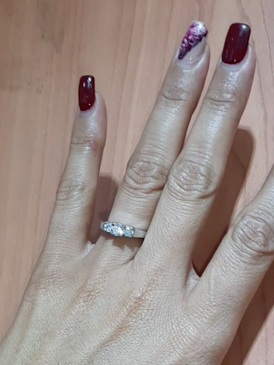 Three Stone Diamond Ring Women's 0.80 ct tw with 14kt Gold