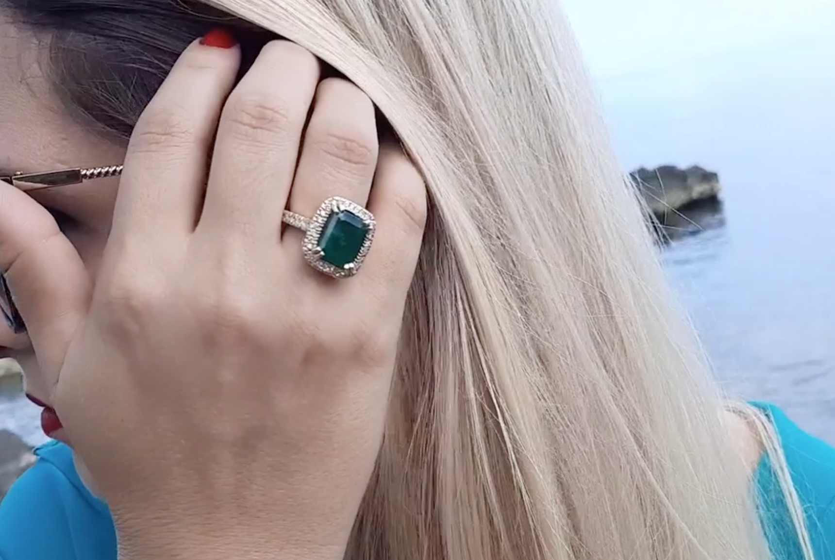 Emerald 5.51ct tw and Diamond 0.50ct tw Women's Ring 14kt Gold