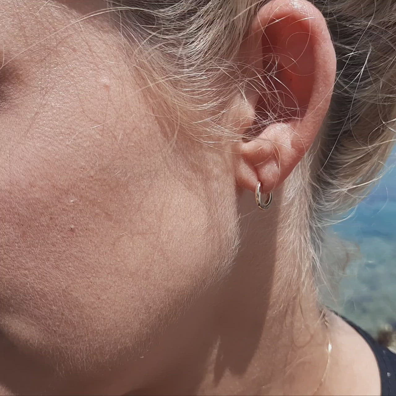 Baby Hoop 10MM in 14k Gold